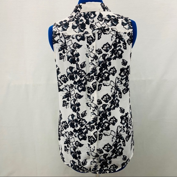 The Limited Ashton Shirt with Navy/Black Flowers - Picture 5 of 7